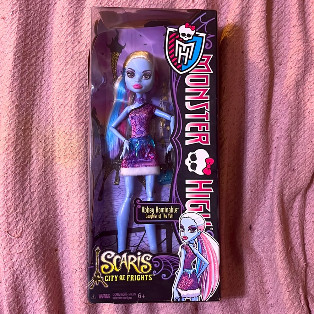 NIB Monster High Scaris City of Frights Abbey Bominable